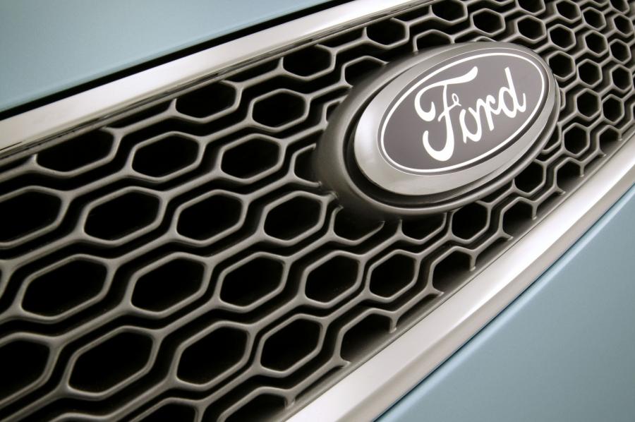  Ford Focus Concept 2004 года  (фото 11 из 14)